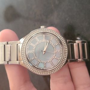 Micheal Kors silver color watch, can be adjusted to any size